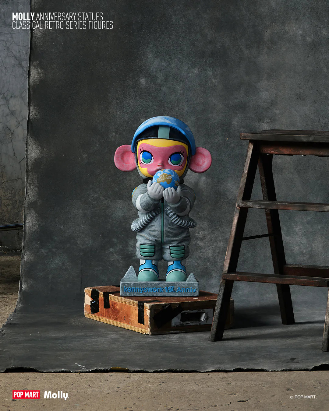 MOLLY Anniversary Statues Classical Retro Series